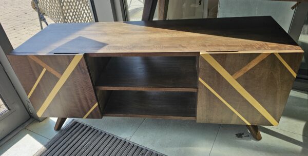 Baker Geo TV Unit