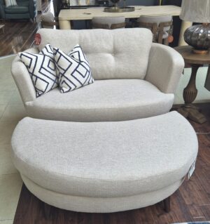Lisbon Oval Cuddler Chair